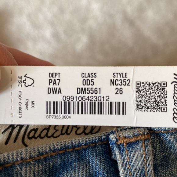 NWT The Curvy Perfect Vintage Jean in Denman Wash: Ripped Edition - Picture 12 of 12